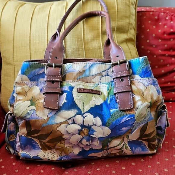 Carribean Joe Island Shoulder Bag - Picture 1 of 14